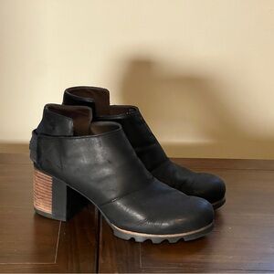 Sorel Addington Strap Black Oiled Leather Slip-on Chunky Heel Low Boots Booties